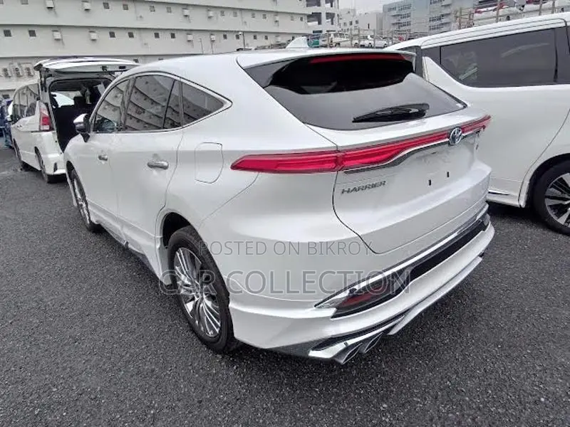 Toyota Harrier Z Leather HV Pearl 2023