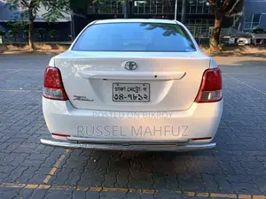 Toyota Axio . 2013