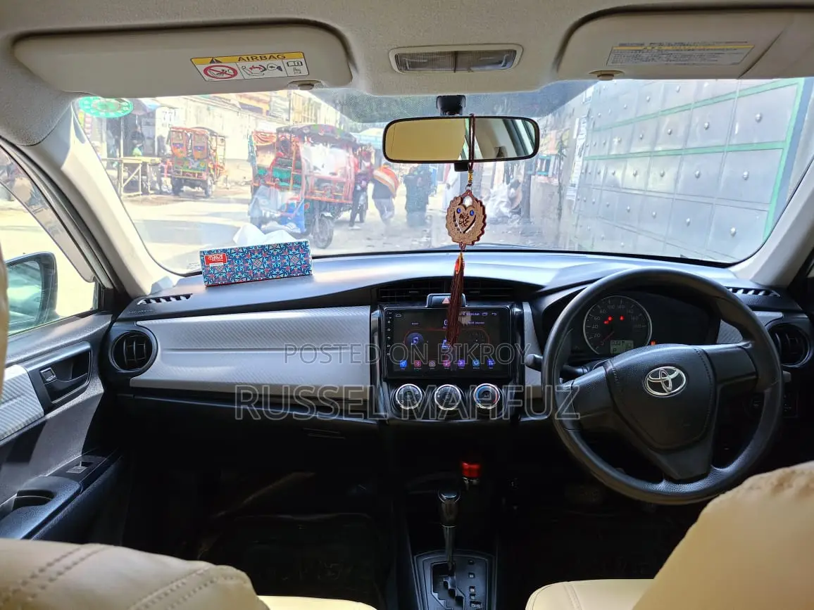 Toyota Axio . 2013