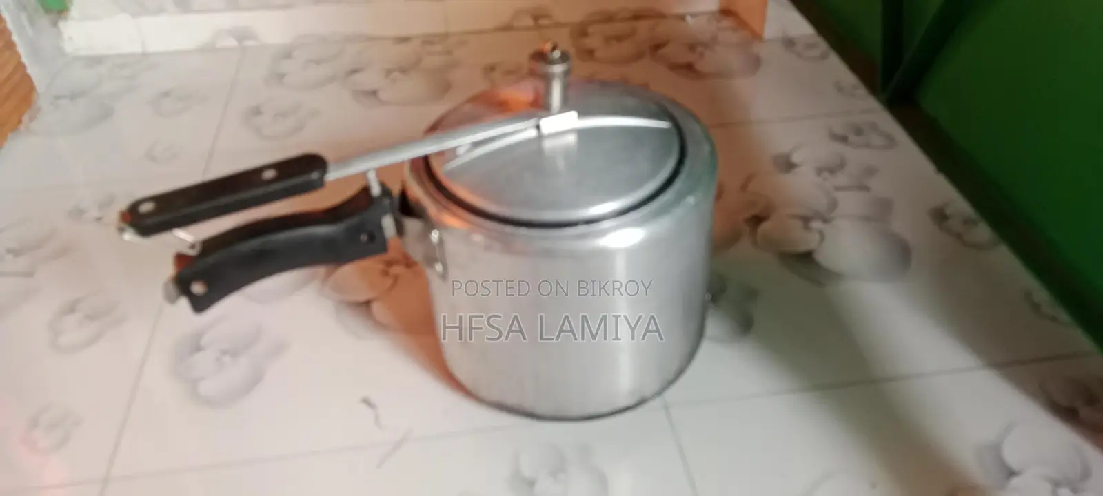 ৬ লিটারের একটি পেশার কুকার