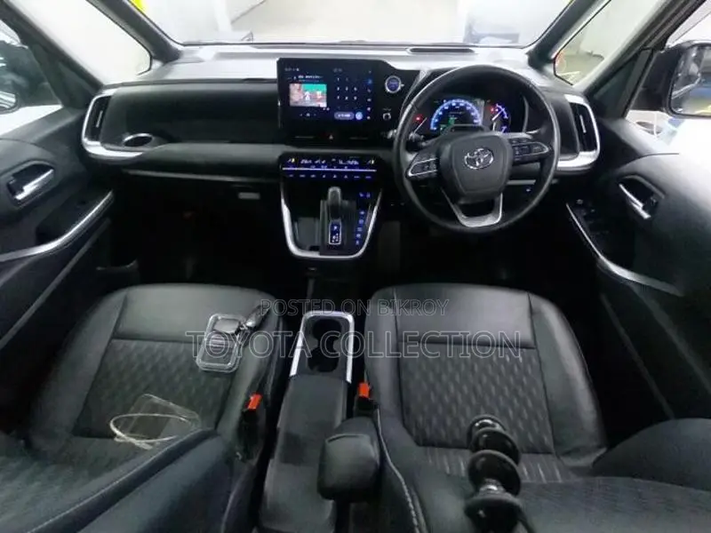 Toyota Noah Z HYBRID NEW SHAPE 2022