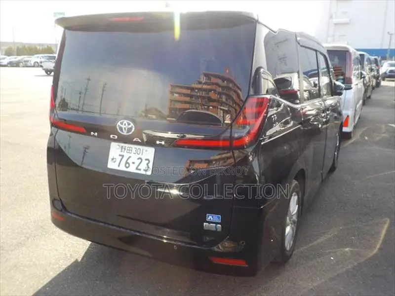 Toyota Noah Z HYBRID NEW SHAPE 2022