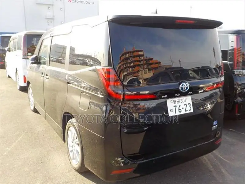 Toyota Noah Z HYBRID NEW SHAPE 2022