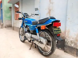 Suzuki AX4 2000