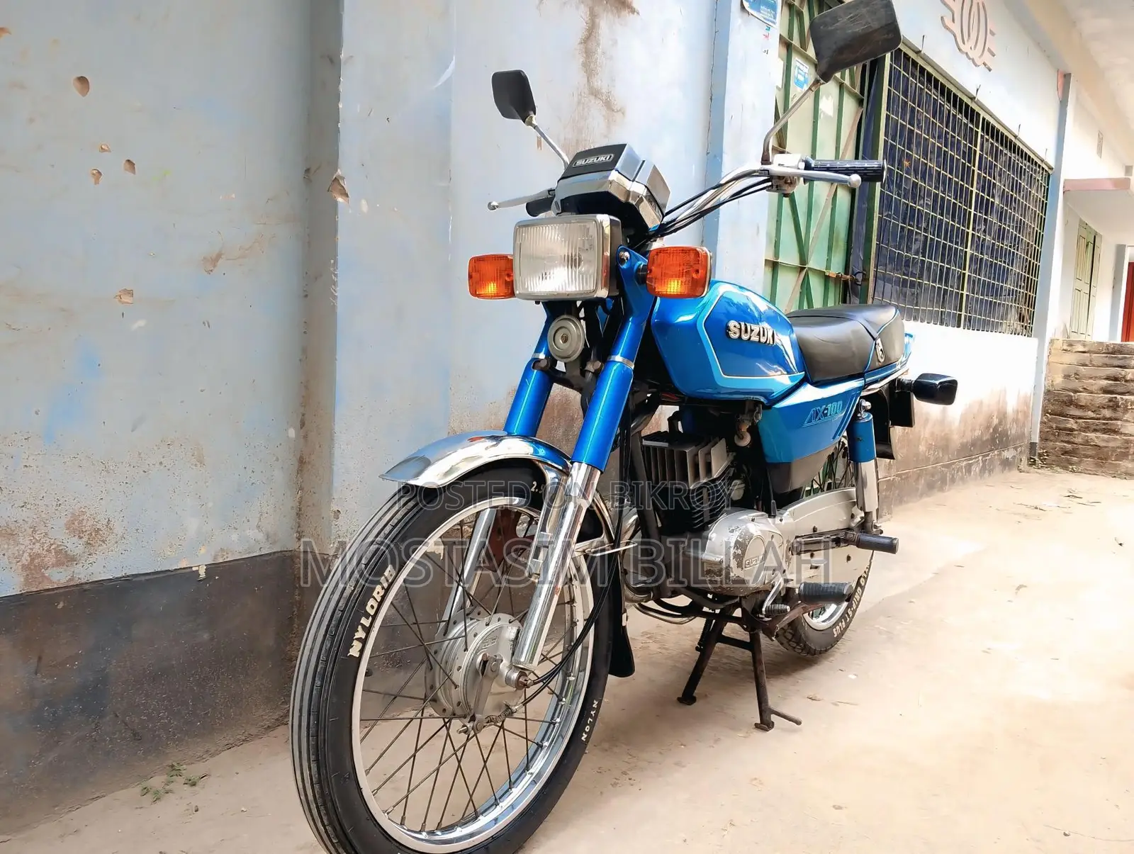 Suzuki AX4 2000