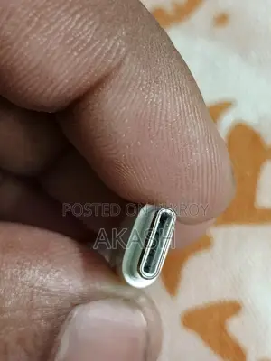 আইফোন ১৫ এর অরিজিনাল ক্যাবল
