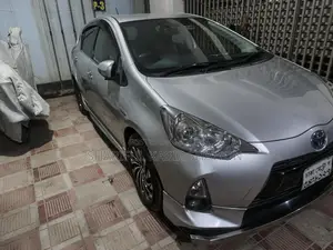 Toyota Aqua 2012