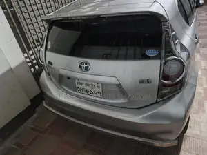 Toyota Aqua 2012