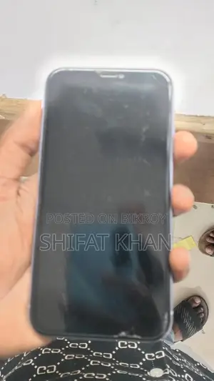 Apple iPhone 11 (Used)
