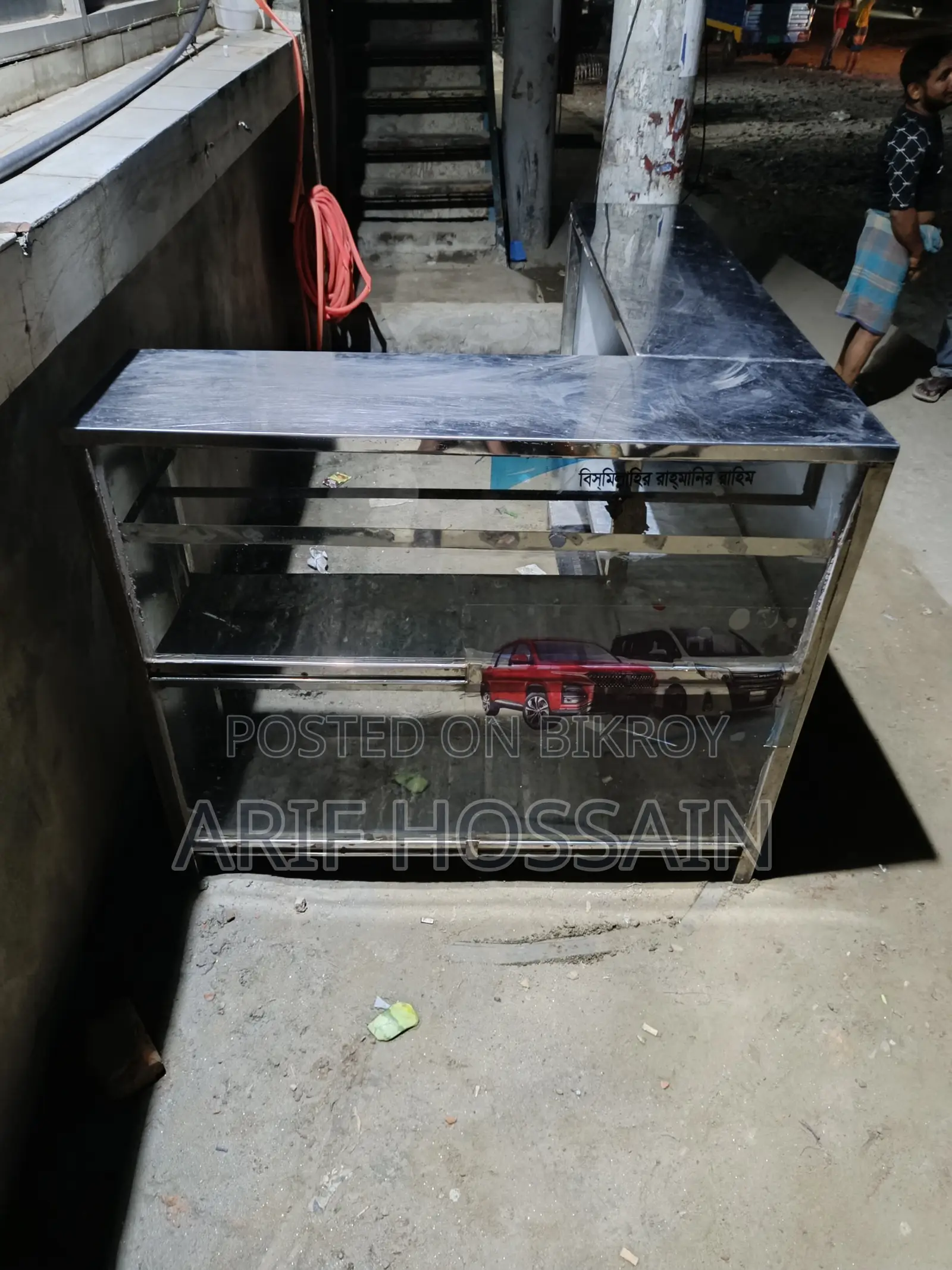 যে কোন দোকানের ডিসপ্লে রেক বা কাউন্টার হিসেবে ব্যবহার করা যাবে।