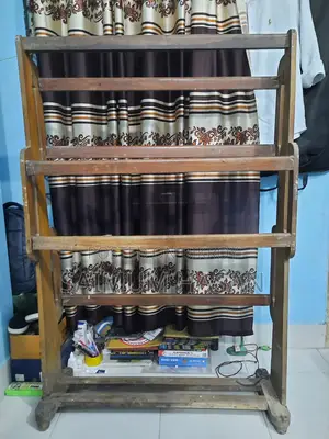 কাঁঠাল কাঠের একটি ব্যবহৃত আলনা বিক্রি হবে