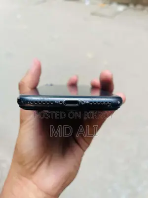 Apple iPhone 8 Singapore variant (Used)