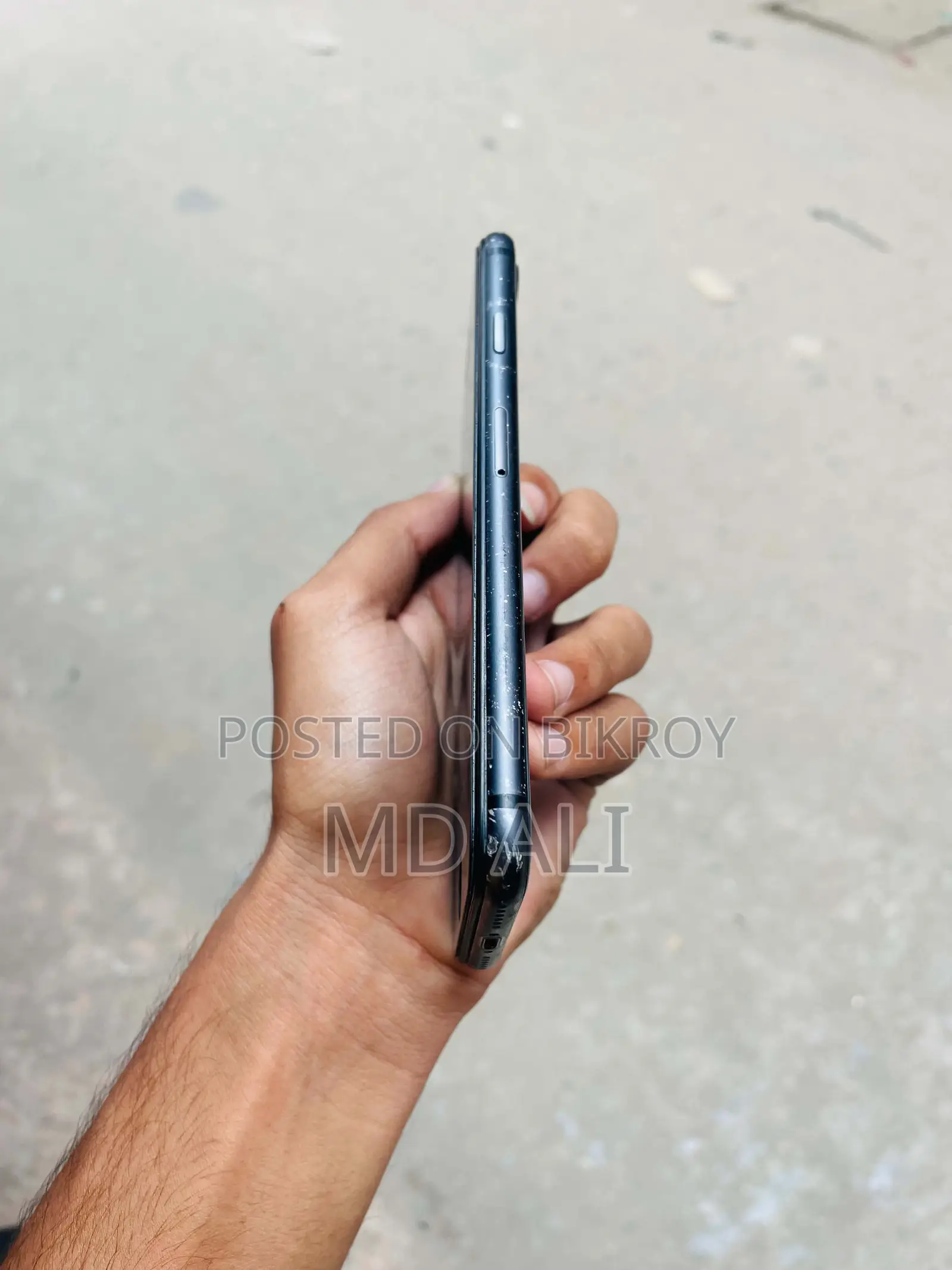 Apple iPhone 8 Singapore variant (Used)