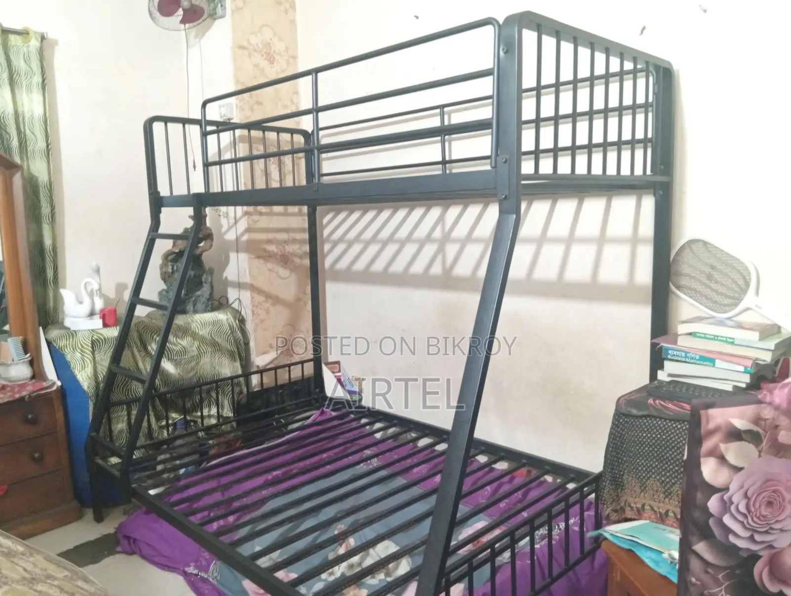 1. Sturdy Metal Bunk Bed