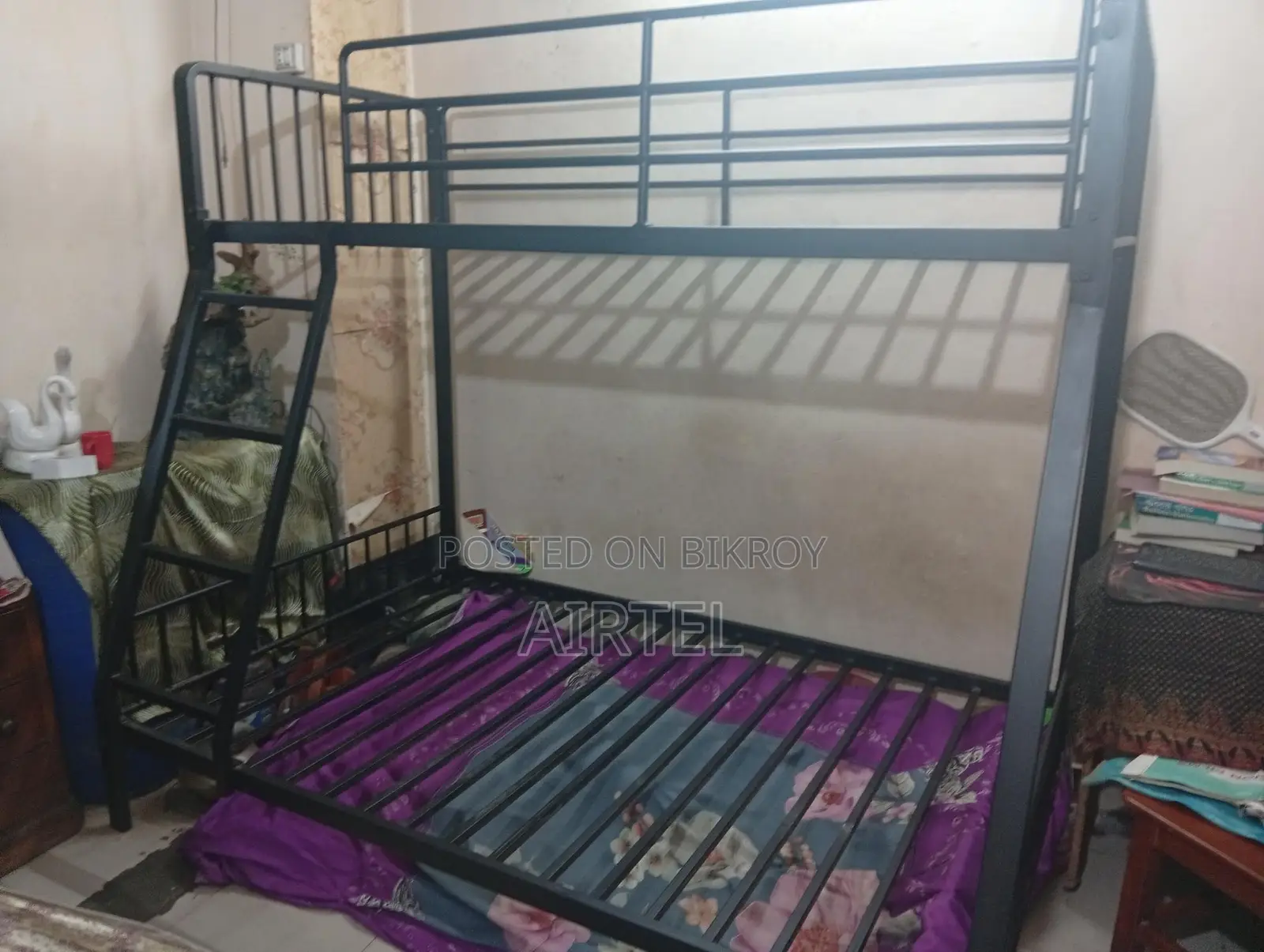 1. Sturdy Metal Bunk Bed