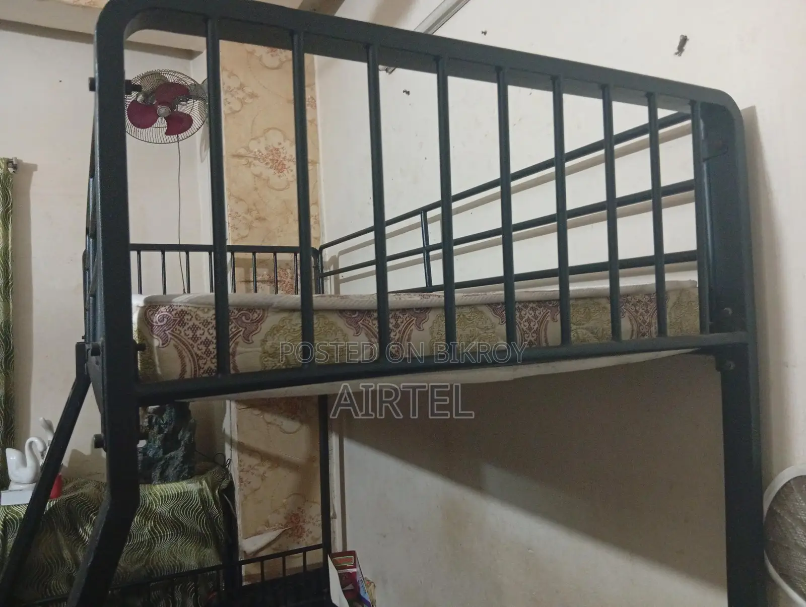 1. Sturdy Metal Bunk Bed