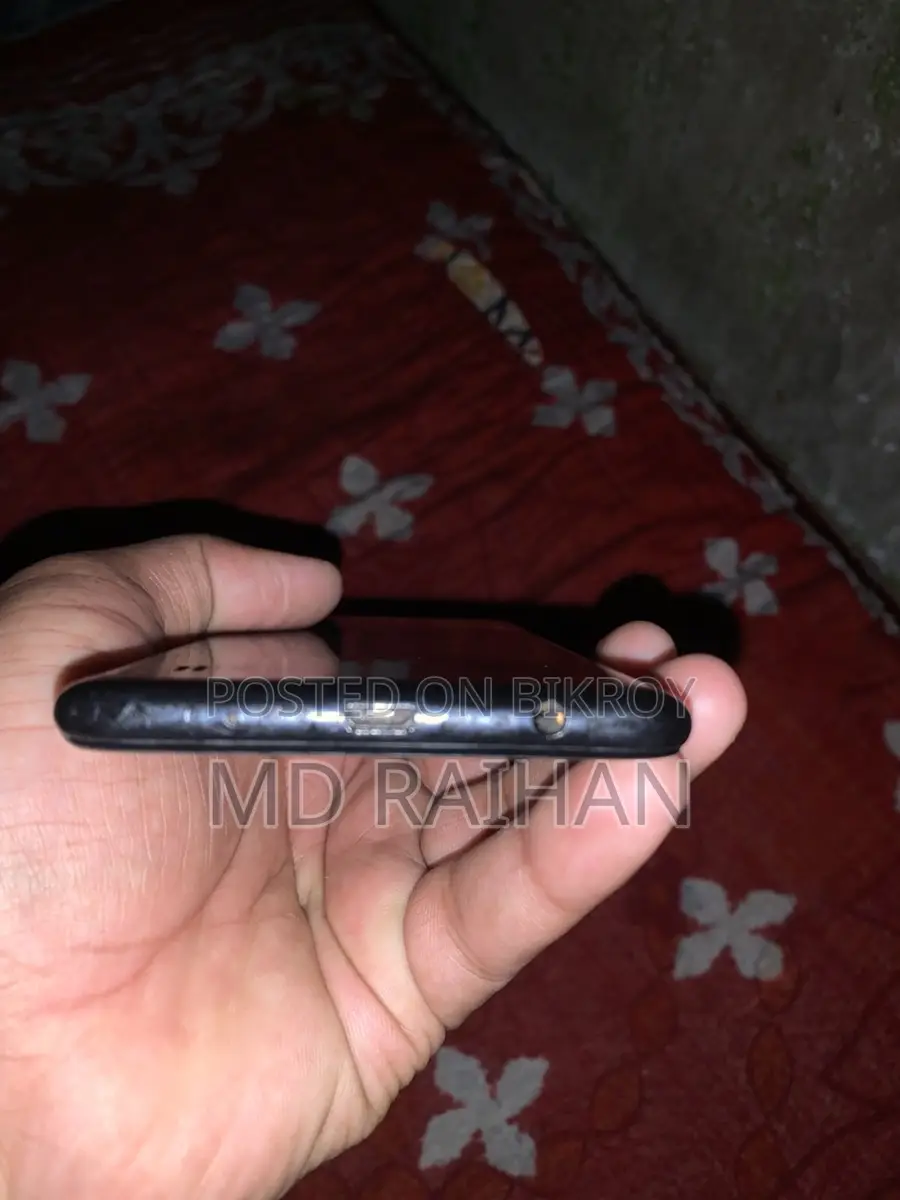 Samsung Galaxy A10 . (Used)