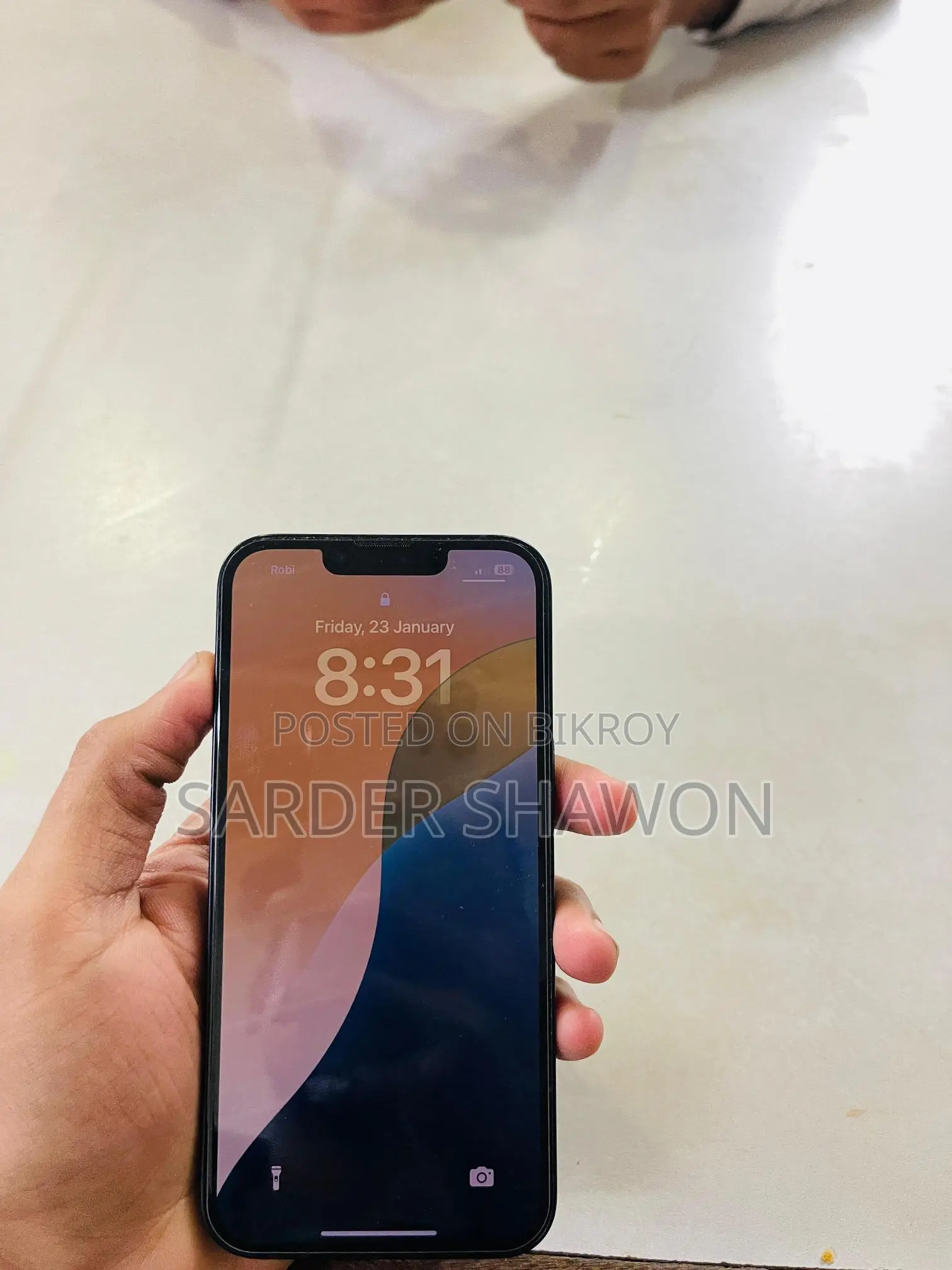 Apple iPhone 13 (Used)