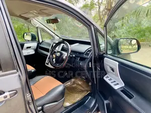 Toyota Noah Si Push Start 2011