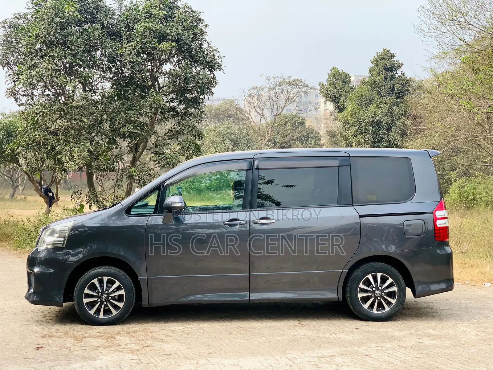 Toyota Noah Si Push Start 2011