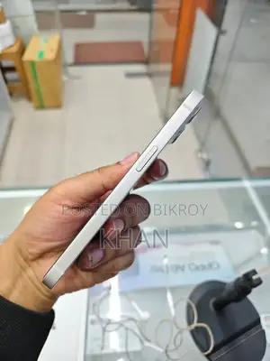 Apple iPhone 13 . (Used)