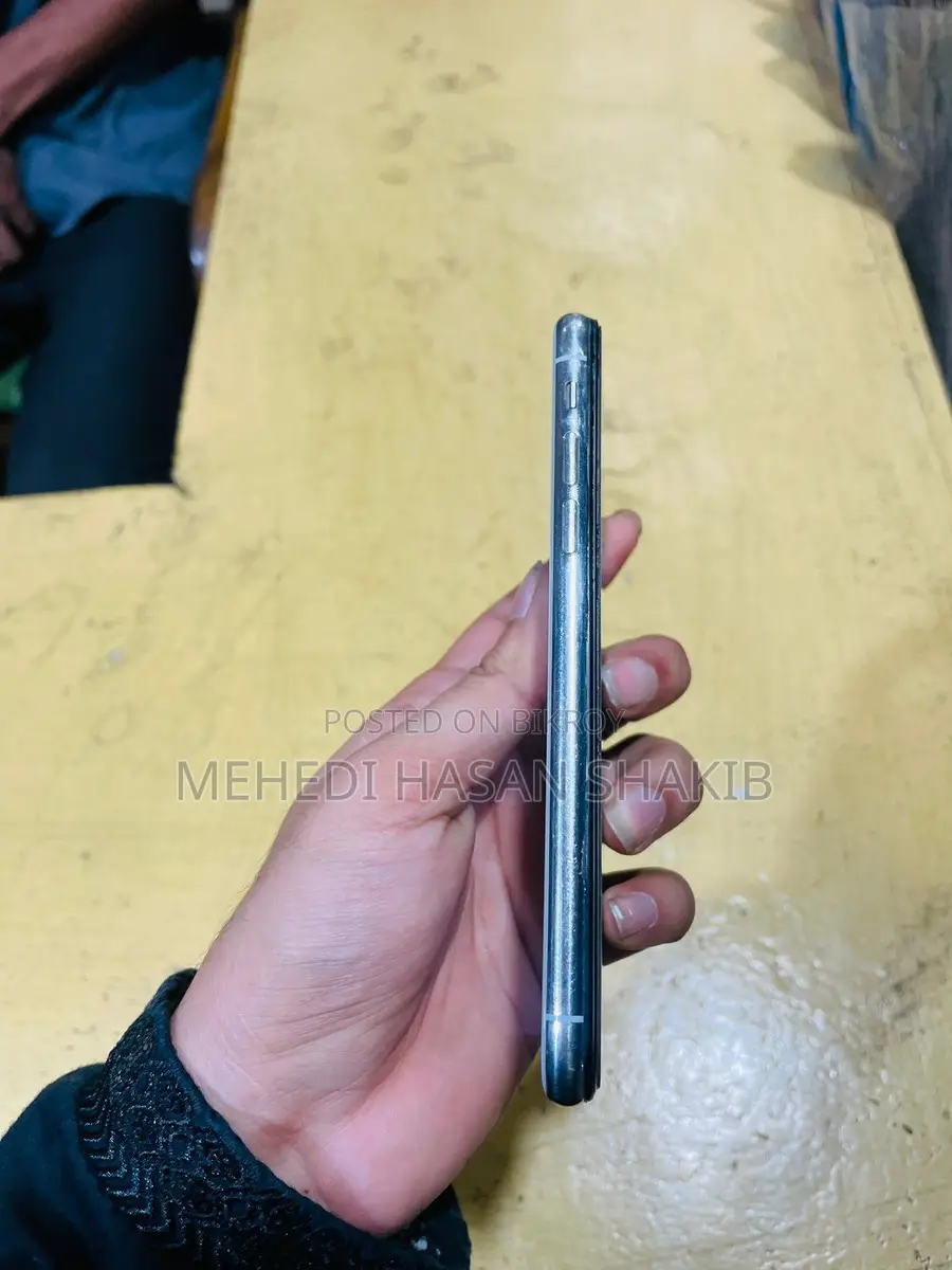 Apple iPhone XS (Used)