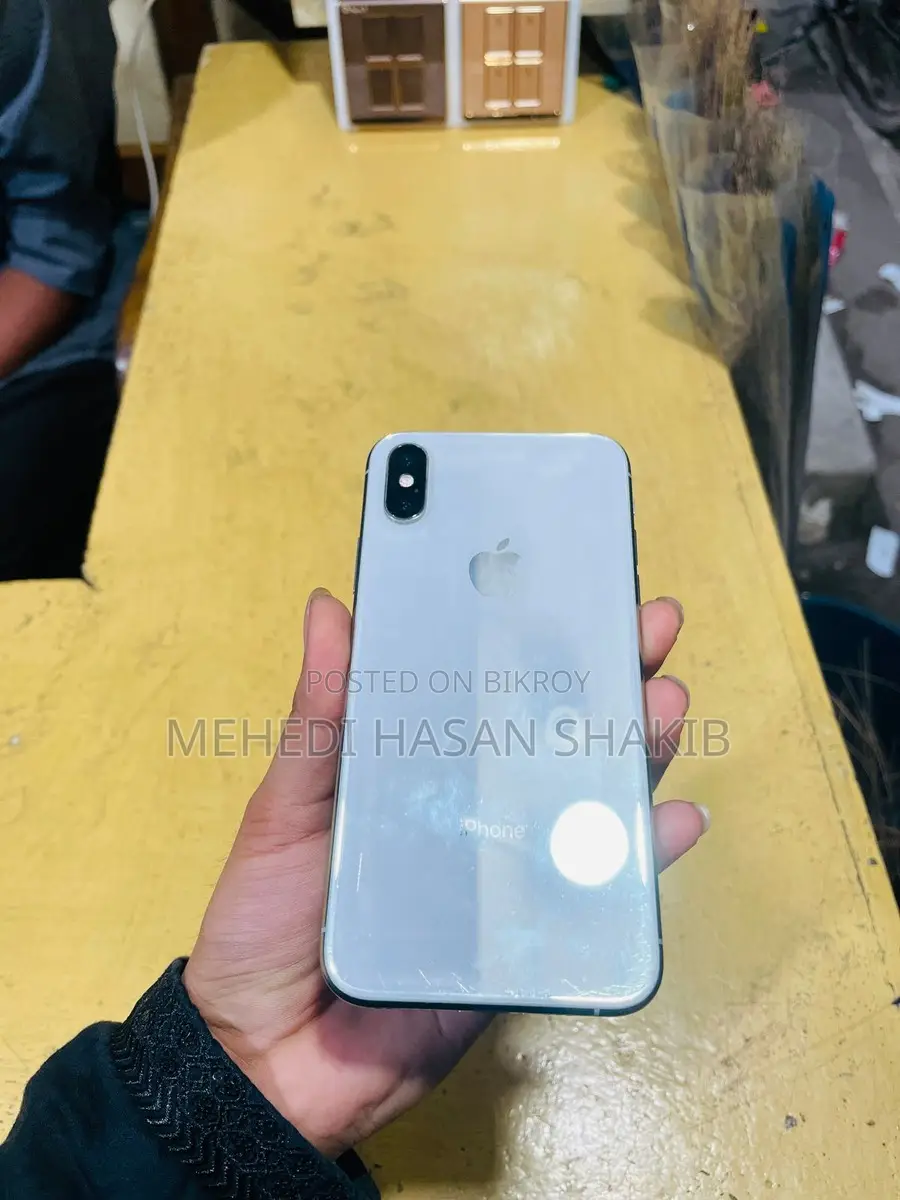 Apple iPhone XS (Used)