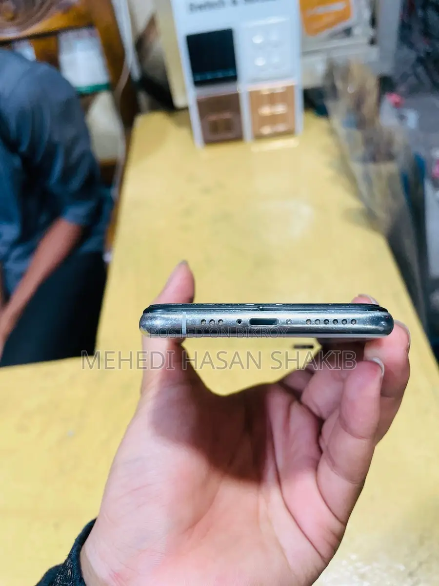 Apple iPhone XS (Used)