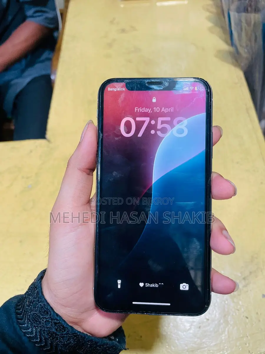 Apple iPhone XS (Used)