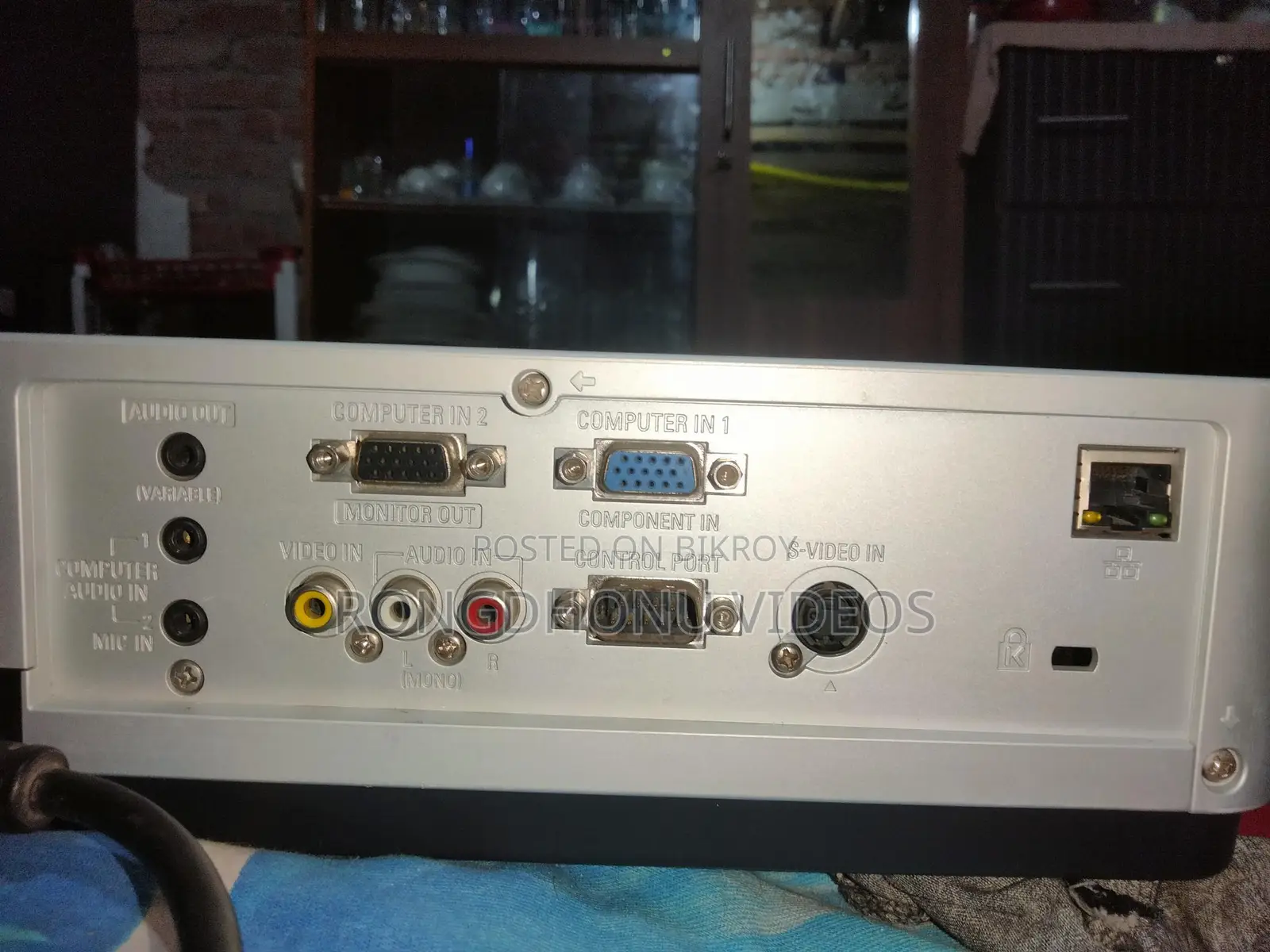 Canon LV - 7490 Projector