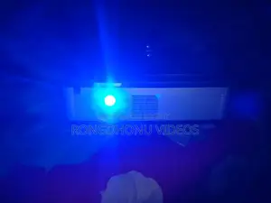 Canon LV - 7490 Projector