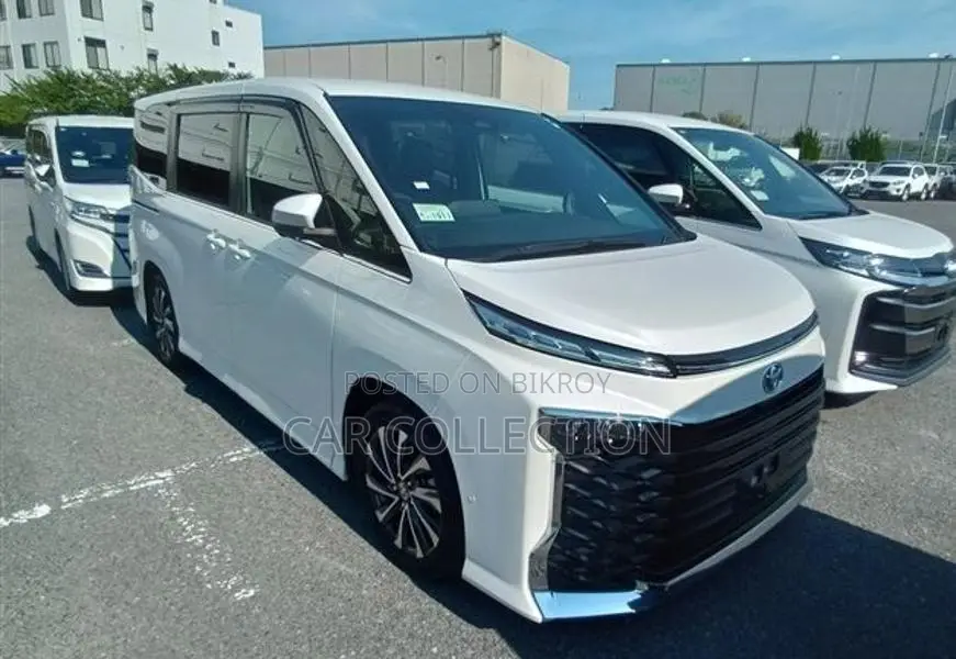 Toyota Voxy S-Z 2023