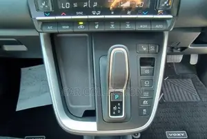 Toyota Voxy S-Z 2023