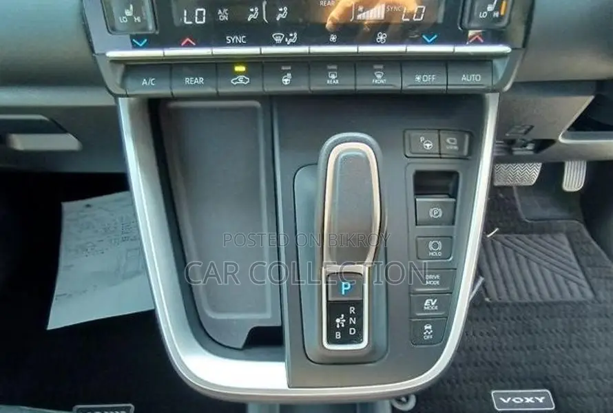 Toyota Voxy S-Z 2023