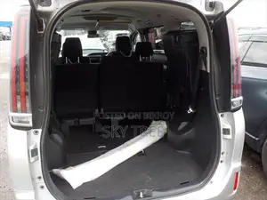 Toyota Noah X- P K G 2020