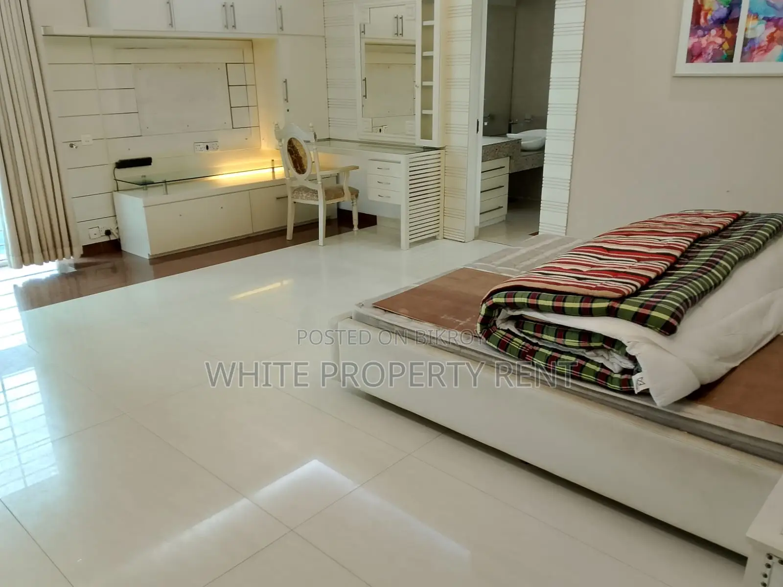Super Luxurious Apartment for Rent by Bay Developer
