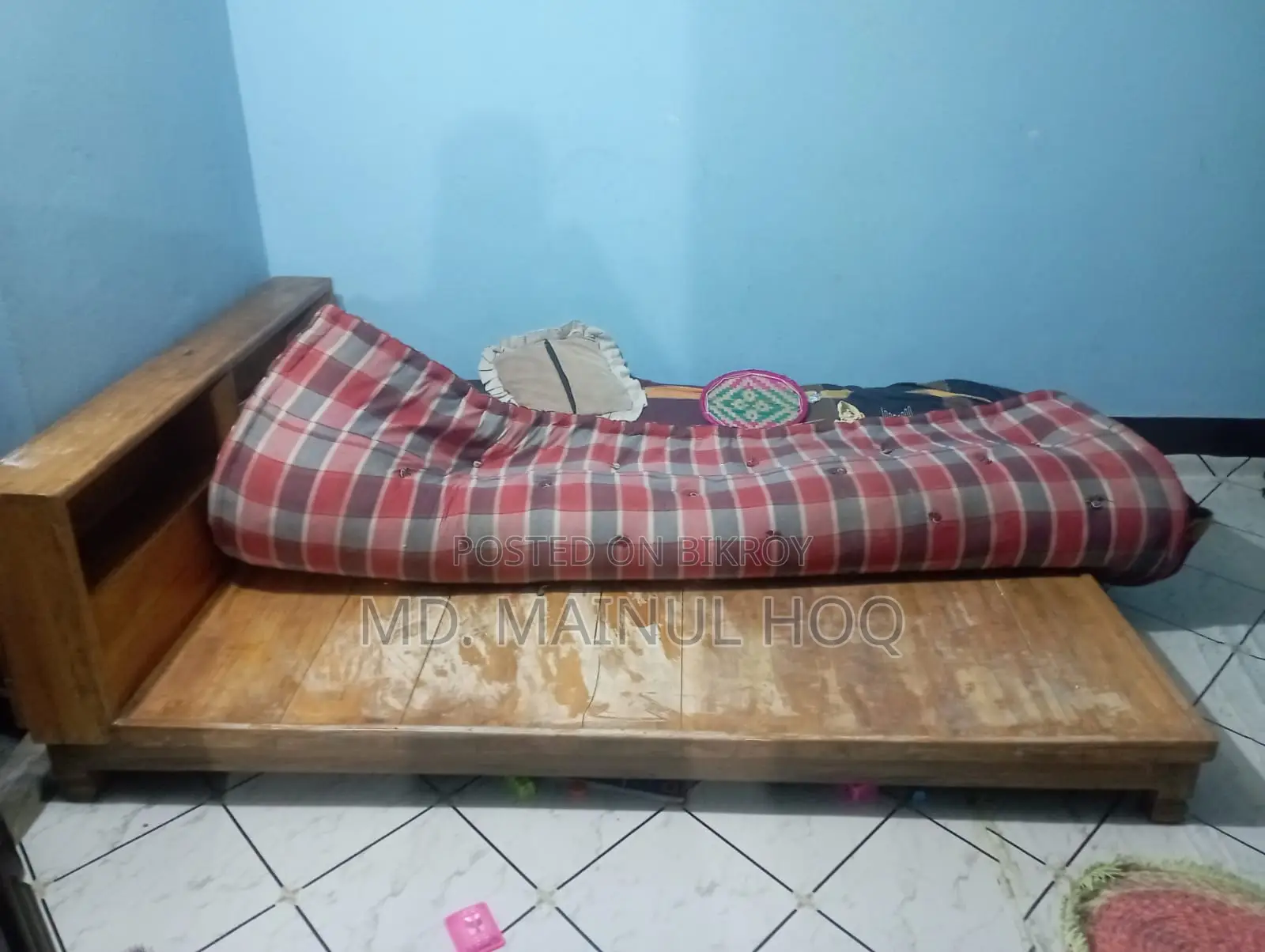 ৫-৭ ফিট একটি খাট ম্যাট্রেস সহ