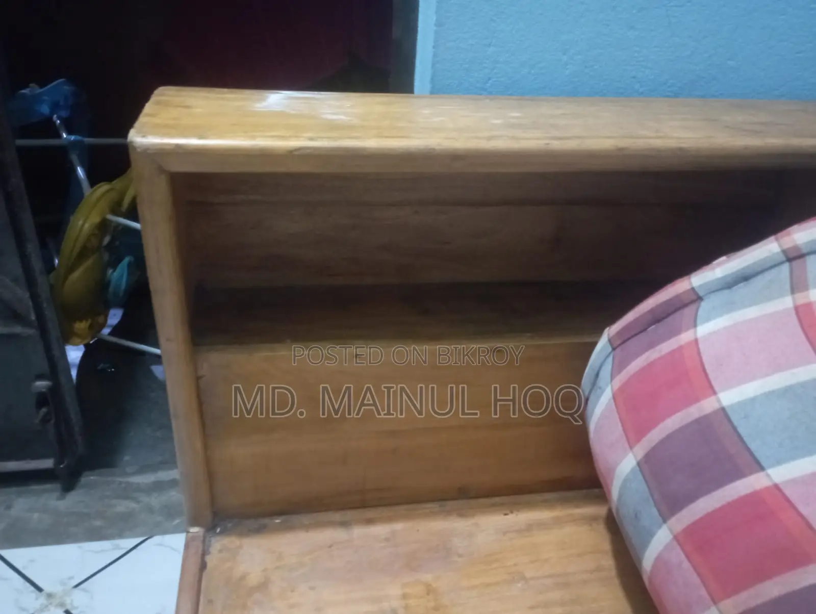 ৫-৭ ফিট একটি খাট ম্যাট্রেস সহ