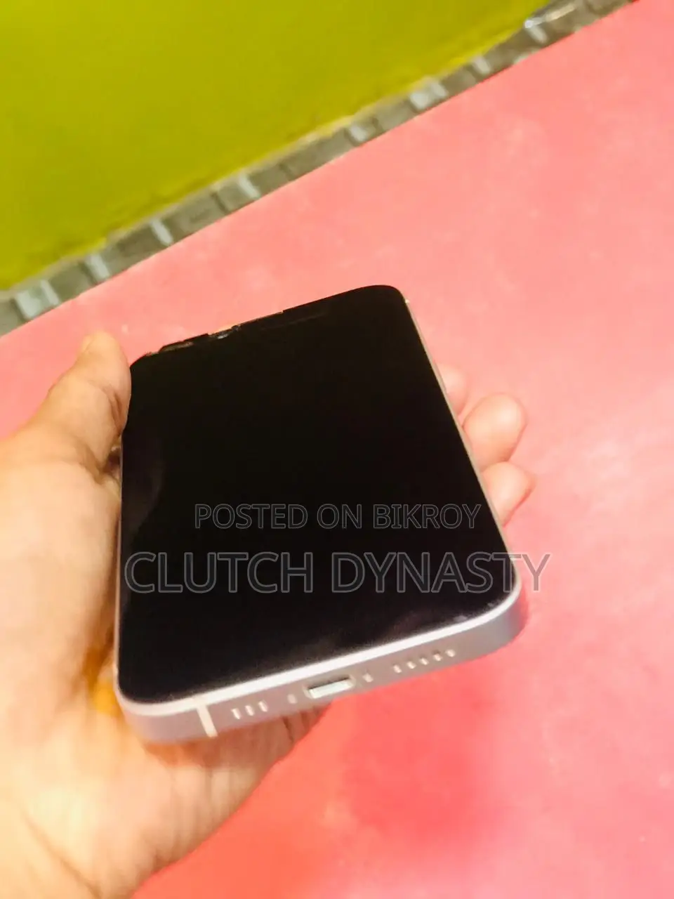 Apple iPhone 13 (Used)