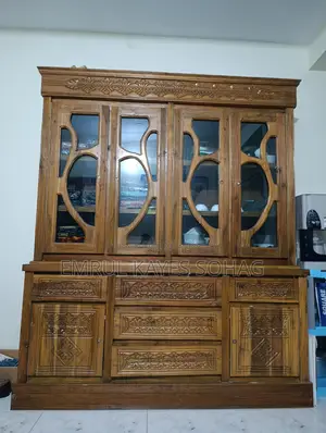 Wall showcases