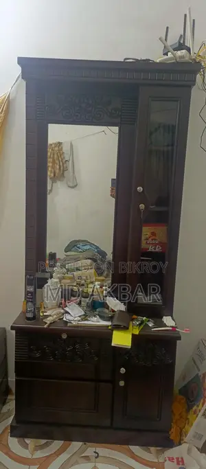 ড্রেসিং টেবিল ৪ মাস ব্যবহৃত