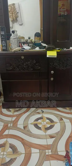 ড্রেসিং টেবিল ৪ মাস ব্যবহৃত