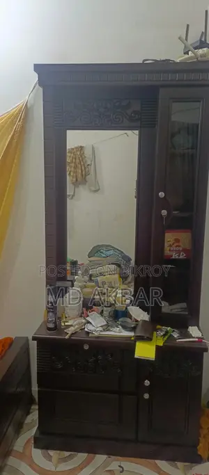 ড্রেসিং টেবিল ৪ মাস ব্যবহৃত
