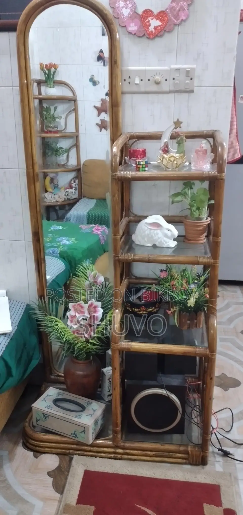 বেতের ড্রেসিং টেবিল