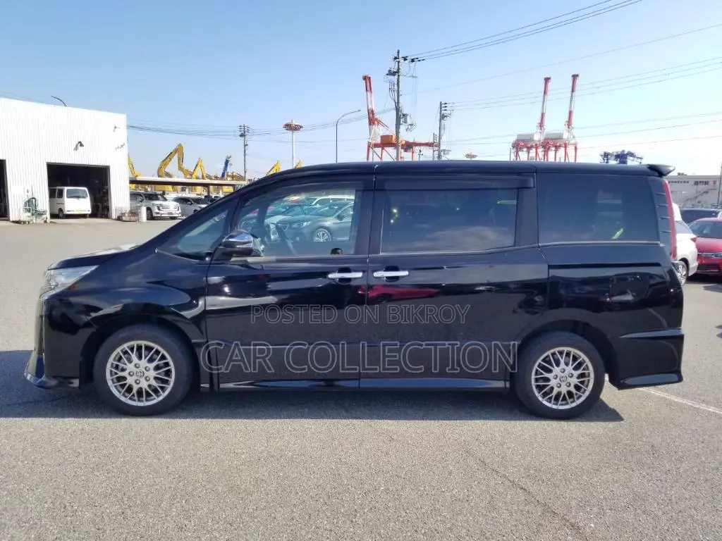 Toyota Noah Si wxb 2021
