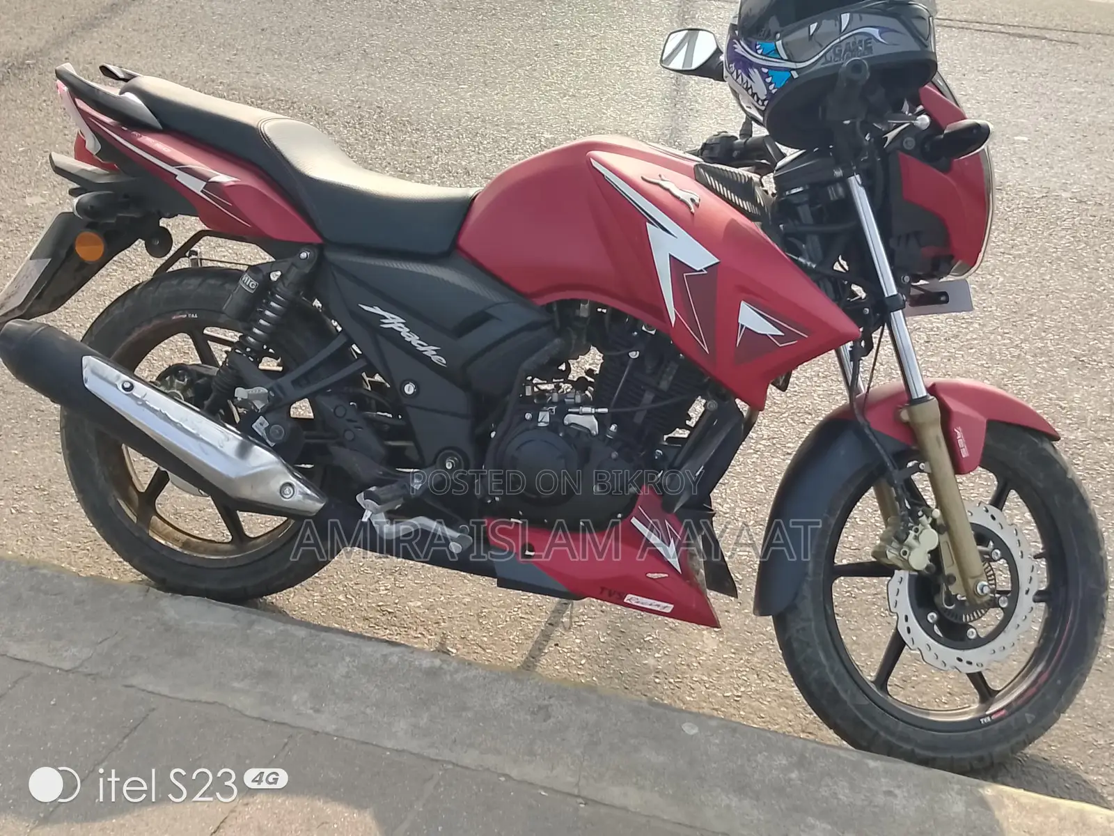 TVS Apache RTR 160 . 2024