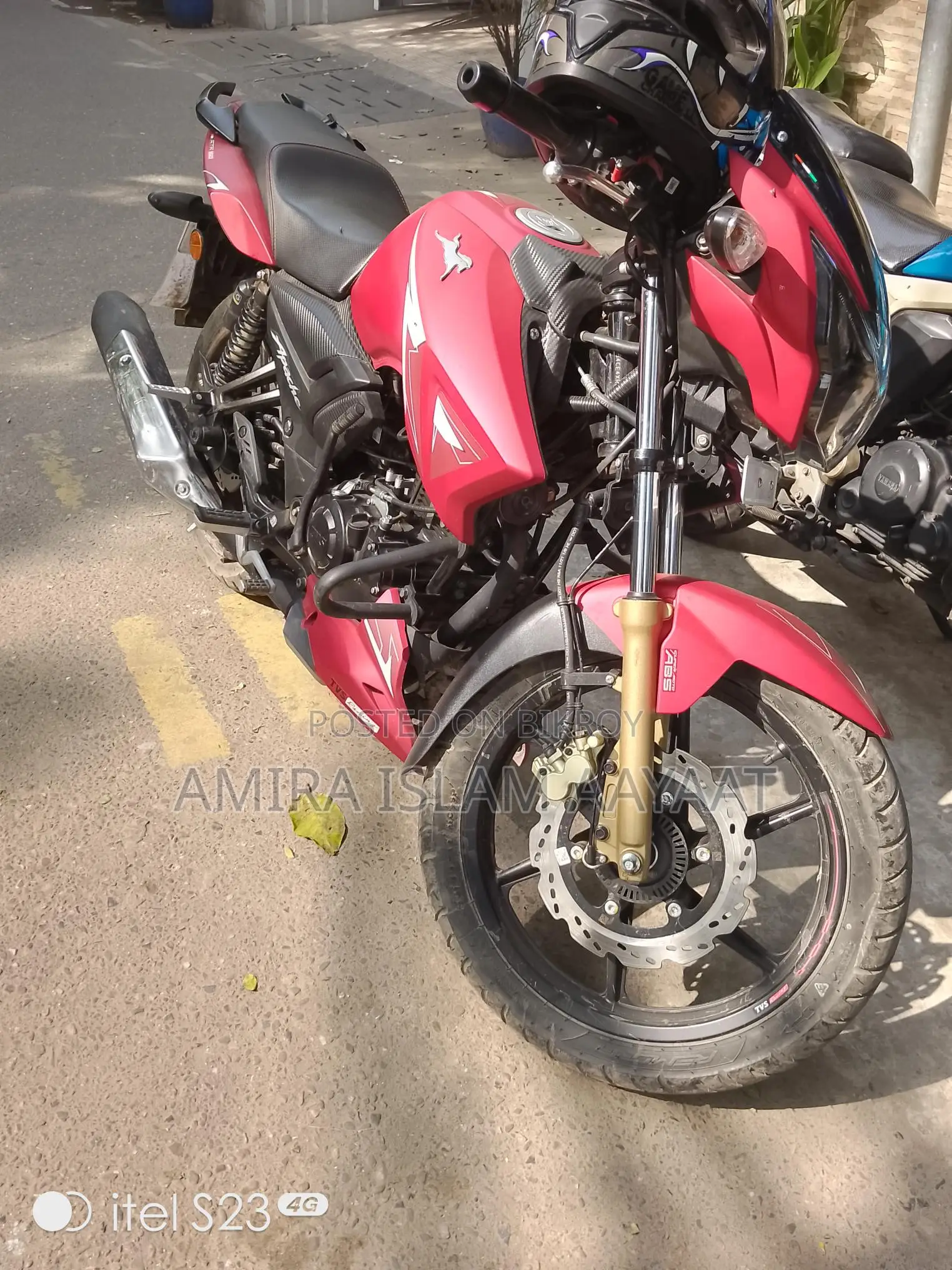 TVS Apache RTR 160 . 2024