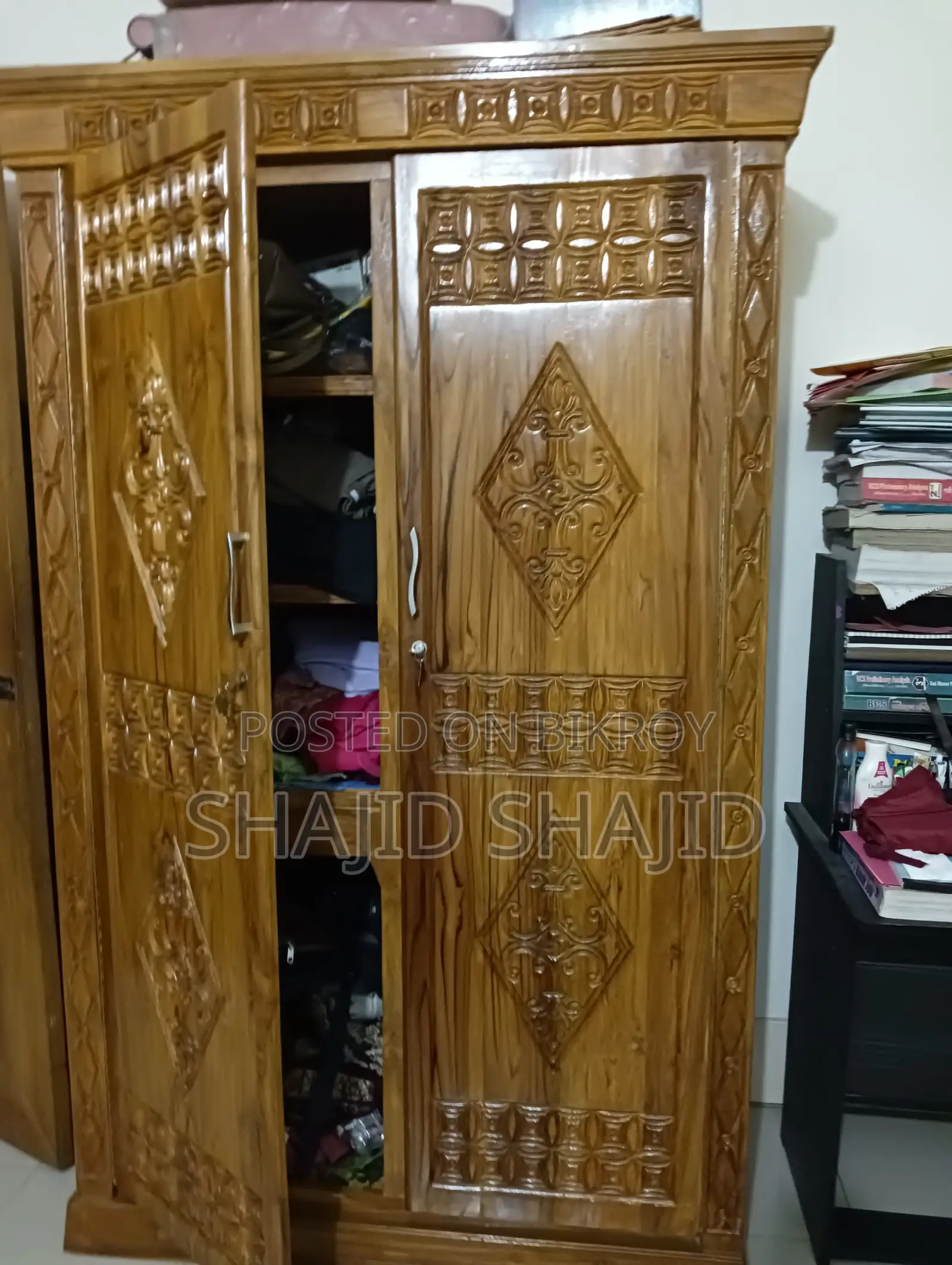 Almirah for sale