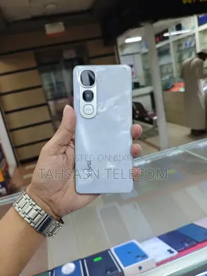 Vivo Y400 Pro 5g 8/128 (Used)