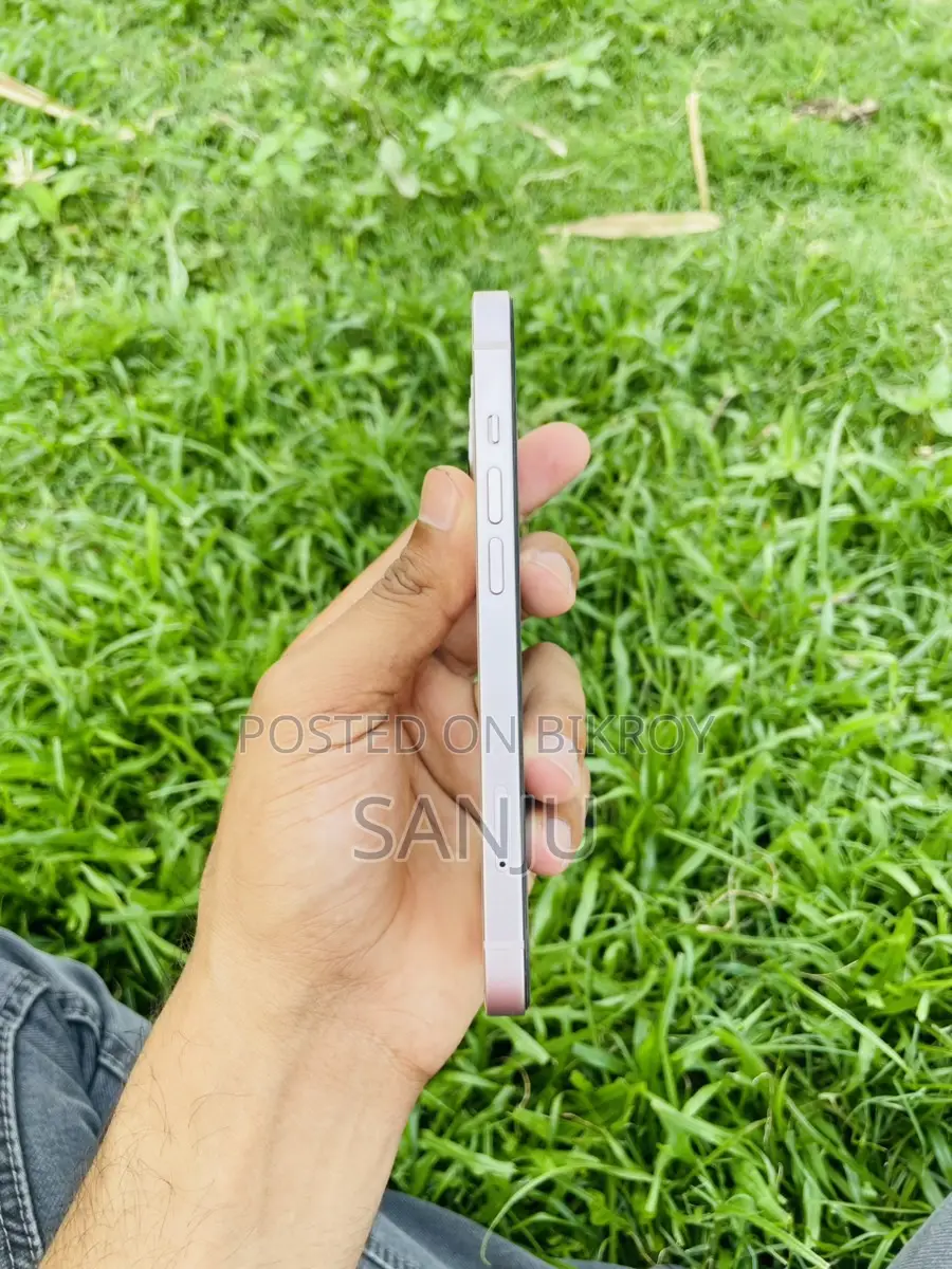 Apple iPhone 13 (Used)